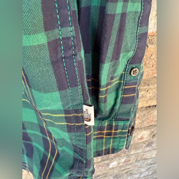 The North Face Green & Navy Plaid Button Down L/S Men’s Woven Shirt Size Medium - Picture 4 of 4